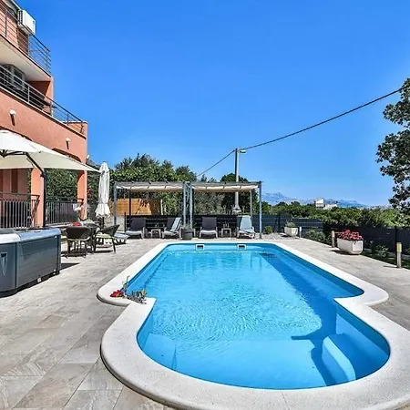 House With A Swimming Pool Kastel Luksic, - 24815 Feriehus